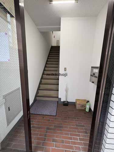 栗原ビル エントランス1