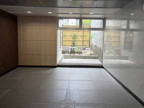 箪笥町・矢来町の牛込食糧ビル エントランス1