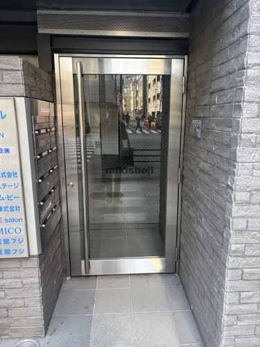 神戸田中ビル エントランス1