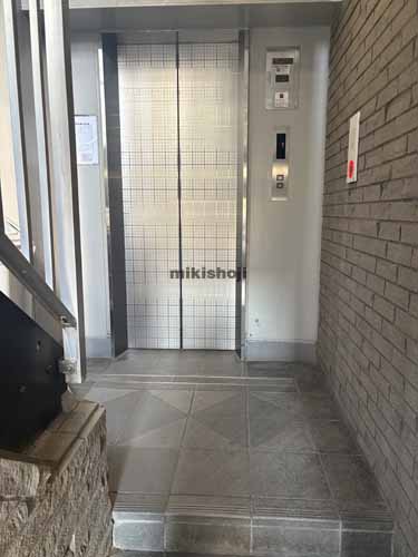 神戸田中ビル エレベーターホール1