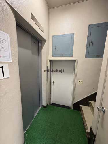 神田淡路町の武蔵野ビル エレベーターホール1