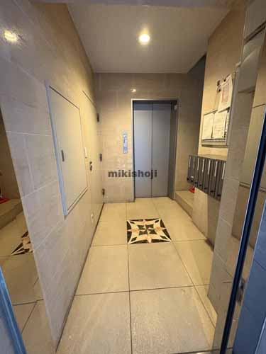 神田淡路町の武蔵野ビル エレベーターホール2