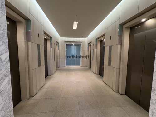 赤坂溜池タワー エレベーターホール1