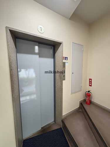 織本ビル エレベーターホール2
