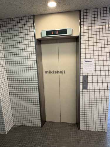 神宮外苑ビル エレベーターホール2