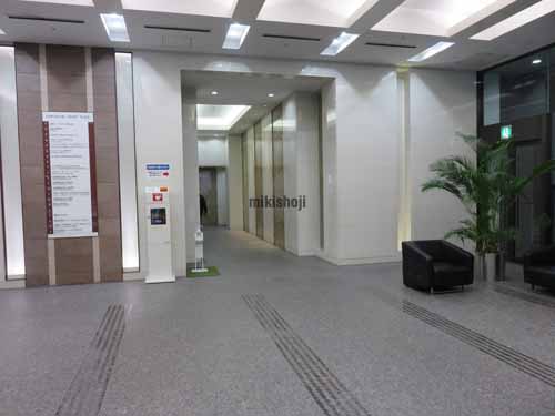 神谷町プライムプレイス エントランス1