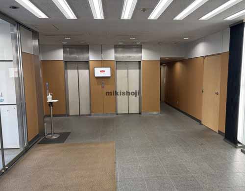 ジブラルタ生命原宿ビル エレベーターホール1