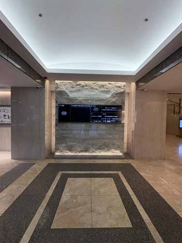 紙パルプ会館 エントランス1