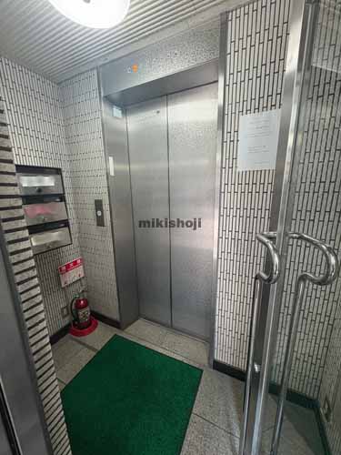 橋口ビル エレベーターホール1