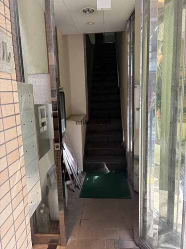 サン青山ビル エントランス1