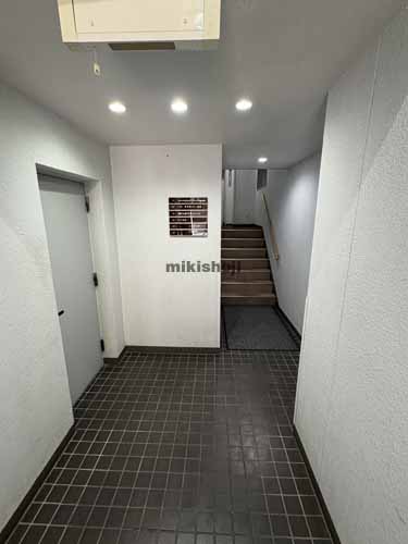 平河町小池ビル エントランス1