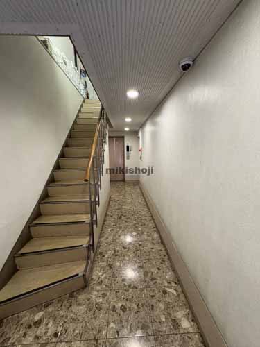 百瀬ビル本館 エントランス1