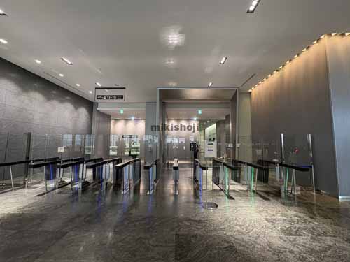 日本橋一丁目三井ビルディング エントランス2