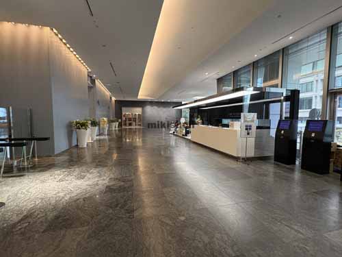 日本橋一丁目三井ビルディング エントランス3