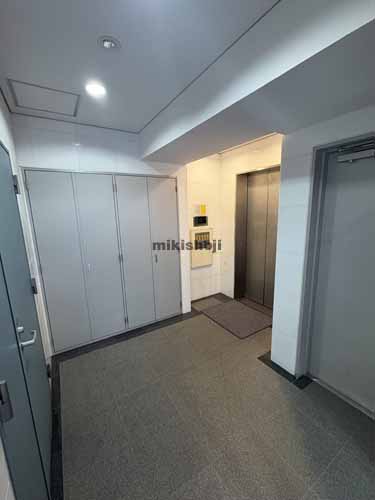 フォロス岩本町ビル エントランス2