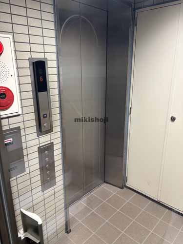 海野ビル エレベーターホール1