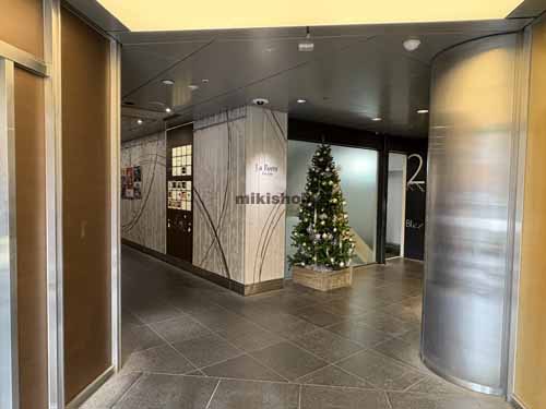 ラ・ポルト青山 エントランス3