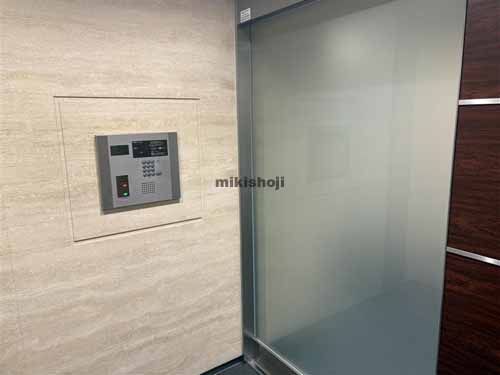 三輪ビル エントランス2