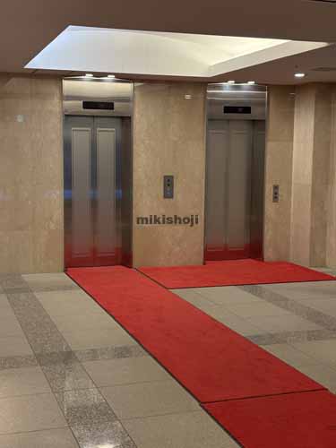 虎ノ門法曹ビル エレベーターホール1