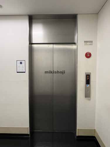 築地の汐留イーストサイドビル エレベーターホール1