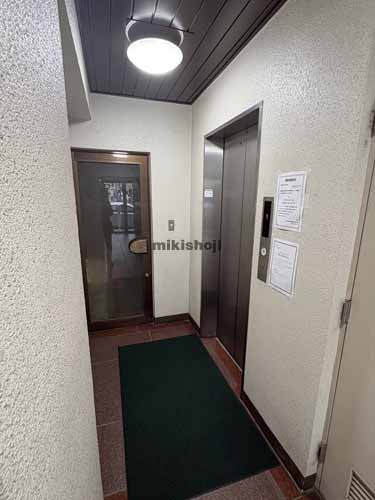 上田ビル エレベーターホール1