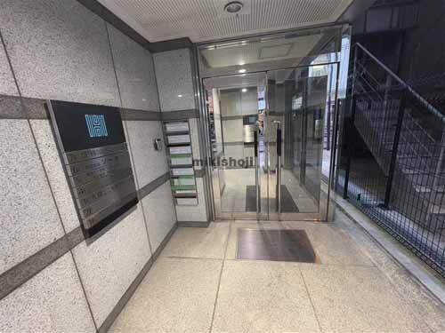 第二中央ビル エントランス3