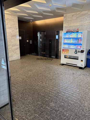 ＴＯＫＹＵ　ＲＥＩＴ渋谷宮下公園ビル エントランス1