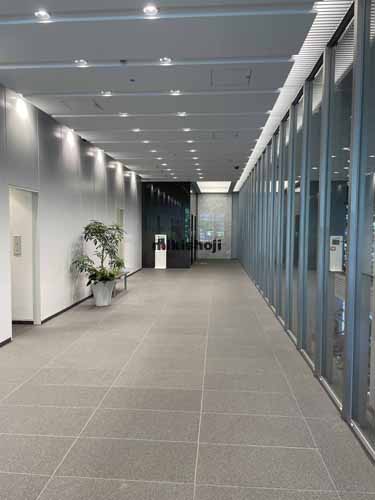 新橋の京阪神御成門ビル エントランス1