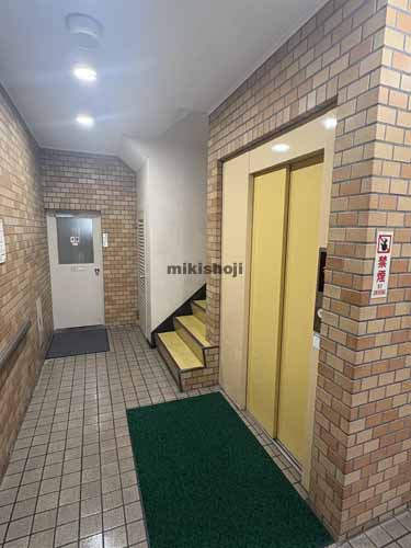 谷田部ビル エレベーターホール1