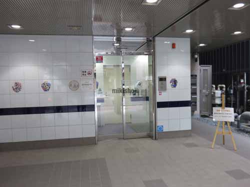 銀座の香蘭社ビル エントランス1