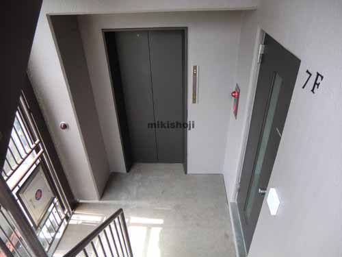 ｇｒａｎ＋ＧＩＮＺＡ　ＥＡＳＴ エレベーターホール1