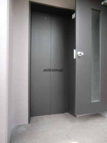 ｇｒａｎ＋ＧＩＮＺＡ　ＥＡＳＴ エレベーターホール2