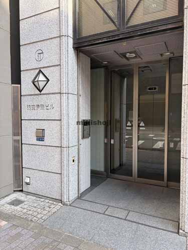 銀座伊藤ビル エントランス1