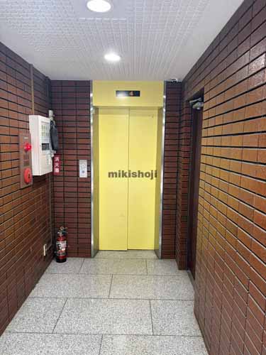 川正ビル エレベーターホール1