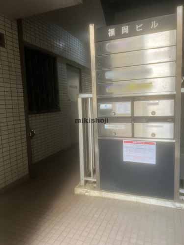 福岡ビル エントランス1
