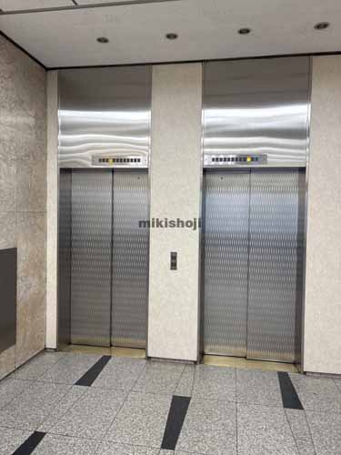 日本ビルディング本館 エレベーターホール1