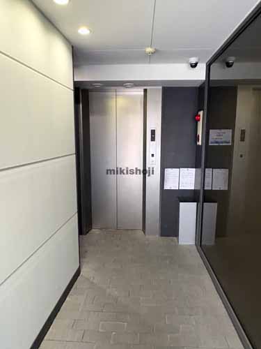 青山江崎ビル エレベーターホール1