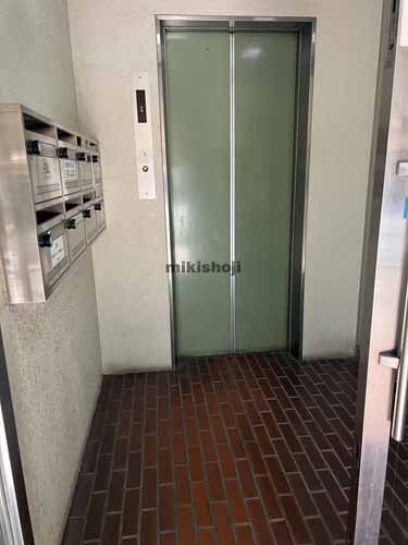 ミツワ神保町ビル エレベーターホール1