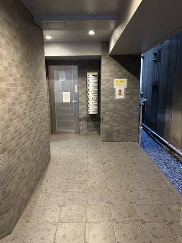 銀座ＮＨビル エントランス3