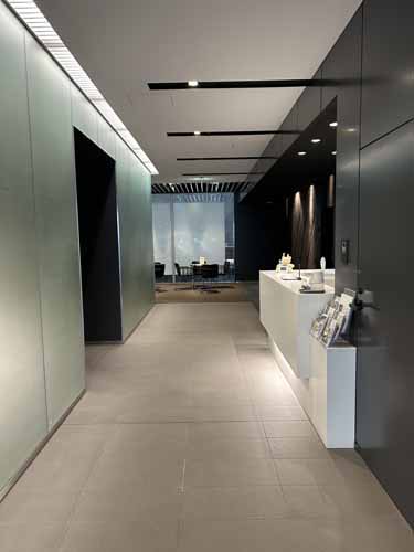 クロスオフィス三田 エントランス1