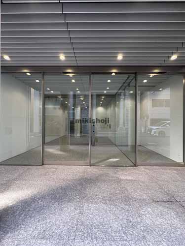 ＮＥＷＳ　Ｘ エントランス1