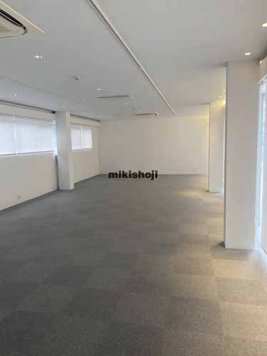 丸栄・慶雲館 貸室内1