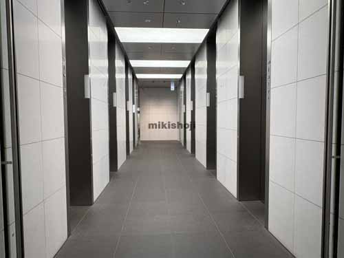 ヒューリック神宮前タワービルディング エレベーターホール1