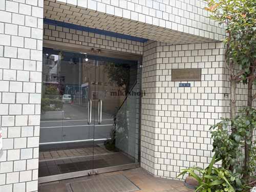 新小川町・山吹町の小宮山ビル エントランス1