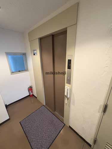 石井ビル エレベーターホール1