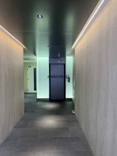 東八重洲プレイス エントランス1