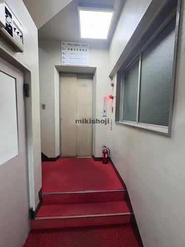 伊藤ビル エントランス1