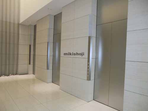 東京虎ノ門グローバルスクエア エレベーターホール1