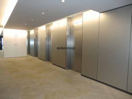 東京虎ノ門グローバルスクエア エレベーターホール2