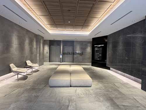 グランファースト新宿御苑 エントランス2